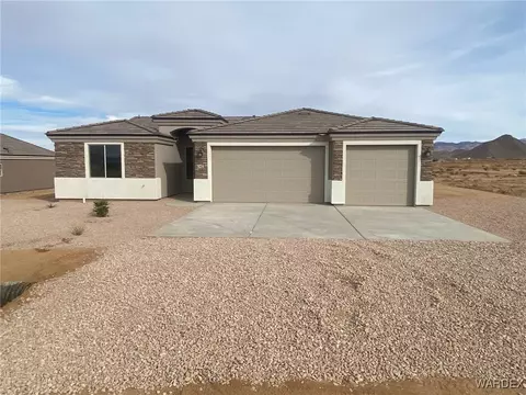 7423 E Curvo Dr, Kingman, AZ 86401