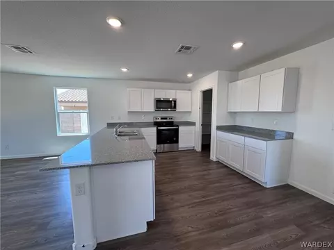 3635 E Mariscal Dr, Kingman, AZ 86409 photo 9