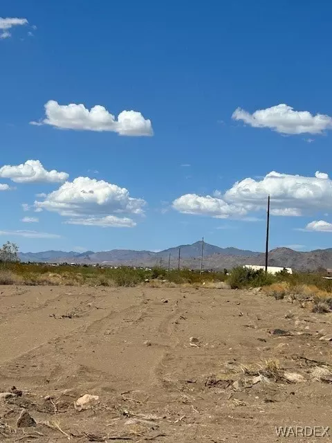 0 S Bosque Rd, Golden Valley, AZ 86413
