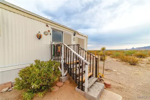 2565 S Hopi Rd, Golden Valley, AZ 86413