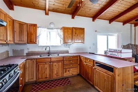 Kitchen - 11805 E Cholla Tree Ln, Kingman, AZ 86401 photo 2 of 5