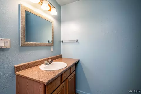 Bath - 11805 E Cholla Tree Ln, Kingman, AZ 86401 photo 5 of 5