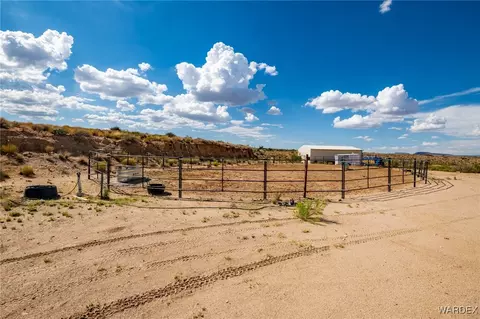 Exterior - 11805 E Cholla Tree Ln, Kingman, AZ 86401 photo 16 of 22