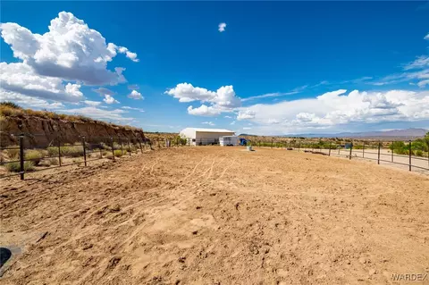 Exterior - 11805 E Cholla Tree Ln, Kingman, AZ 86401 photo 5 of 22