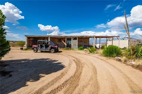 Exterior - 11805 E Cholla Tree Ln, Kingman, AZ 86401 photo 3 of 22