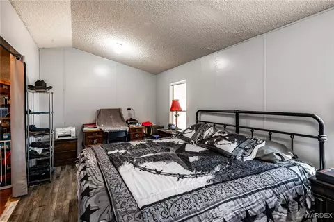 Bedroom - 11805 E Cholla Tree Ln, Kingman, AZ 86401 photo 4 of 4