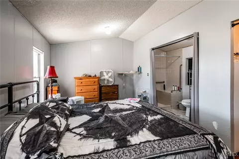 Bedroom - 11805 E Cholla Tree Ln, Kingman, AZ 86401 photo 2 of 4