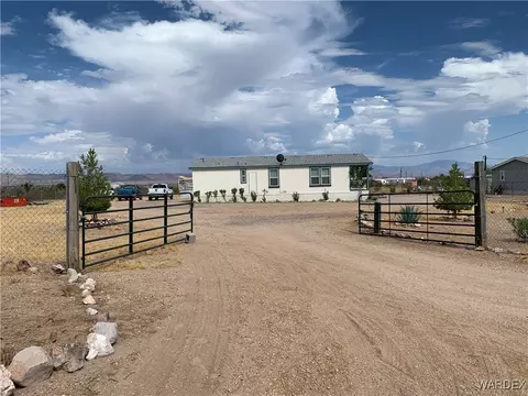 1394 S Canelo Rd, Golden Valley, AZ 86413