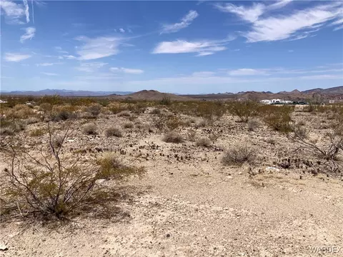 14285 Anegam Rd, Yucca, AZ 86438