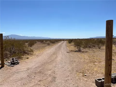 0 S Spinel Rd, Golden Valley, AZ 86413