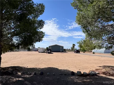 5832 W Crystal Dr, Golden Valley, AZ 86413