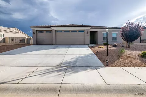 4805 E Lazy River Rd, Kingman, AZ 86401