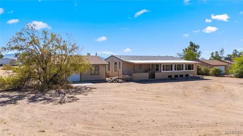 642 S Hassayampa Rd, Golden Valley, AZ 86413