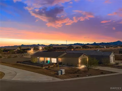 2613 Cross Timbers Trl, Bullhead City, AZ 86442