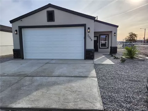 2048 Gregg Ln, Bullhead City, AZ 86442