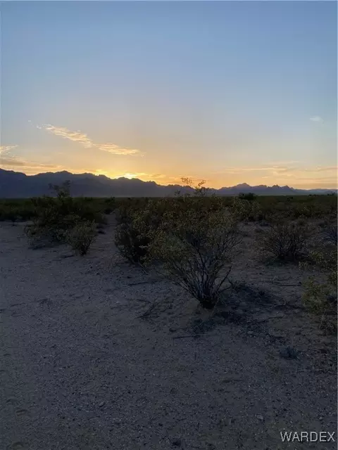 0000 N Dawson Rd, Golden Valley, AZ 86413