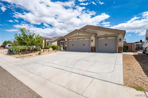 2204 Old Miners Rd, Kingman, AZ 86401