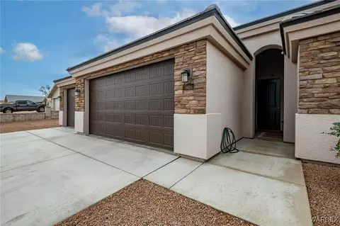 9824 N Medicine Point Dr, Kingman, AZ 86401