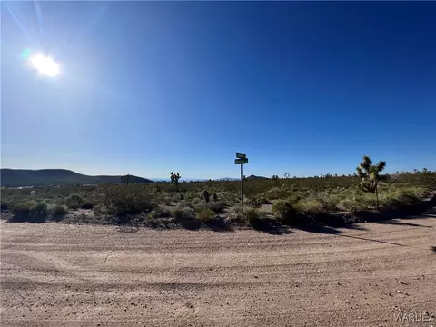 9013 W Olancha Dr, White Hills, AZ 86445