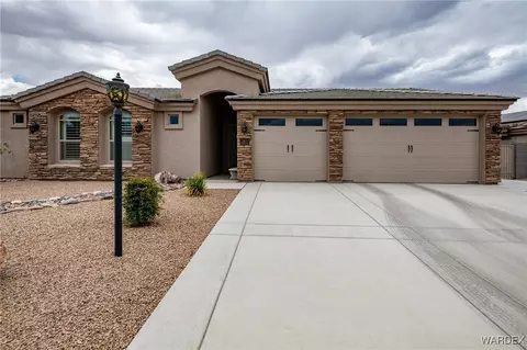 3827 Newport Cv, Kingman, AZ 86409