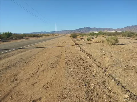 000 N Legend Ranch Rd, Golden Valley, AZ 86413