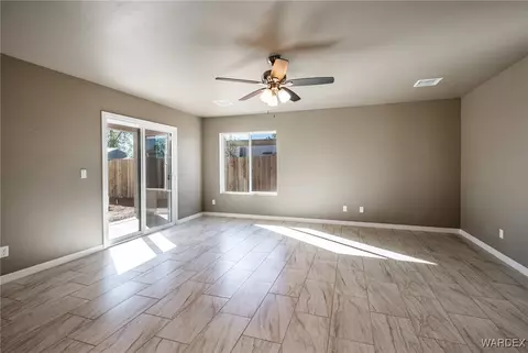 3182 E Snavely Ave, Kingman, AZ 86409 photo 2