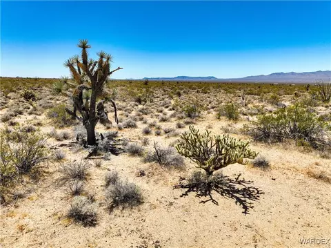 606 S Billy The Kid Rd # B, Yucca, AZ 86438