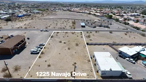 1225 Navajo Dr, Bullhead City, AZ 86442