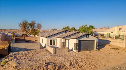 1833 E Calle Agrada Dr, Fort Mohave, AZ 86426