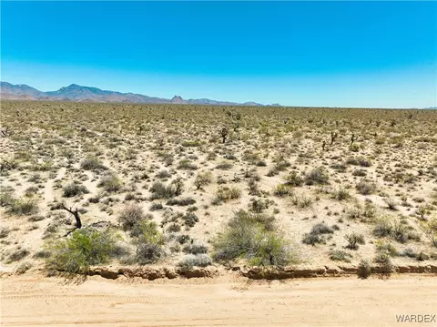 606 S Billy The Kid Rd # C, Yucca, AZ 86438