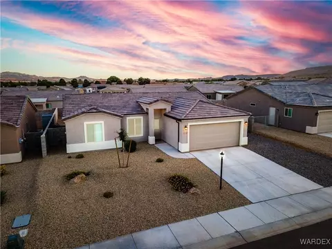 2732 Estrella Vis, Kingman, AZ 86409