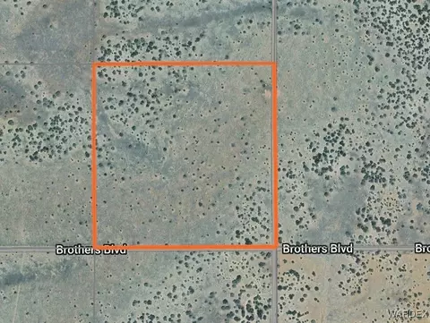 301-31 279 Brothers Blvd, Seligman, AZ 86337