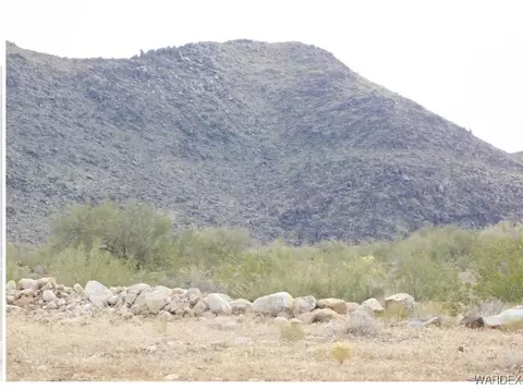 015 S Red Rock Rd # A, Yucca, AZ 86438