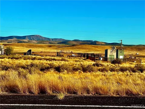 0 Route 66 Hwy, Truxton, AZ 86434