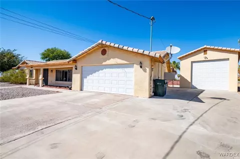 1893 Cooper Rd, Bullhead City, AZ 86442