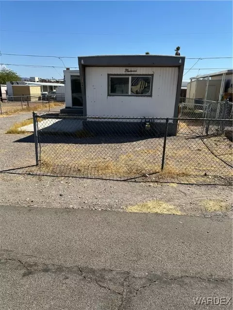 2104 Balboa Dr, Bullhead City, AZ 86442