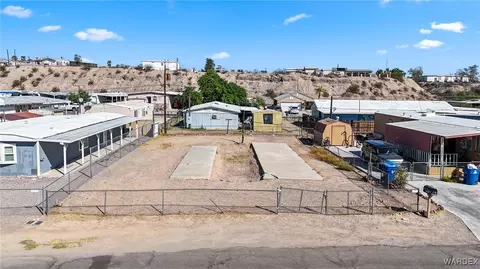 929 Safari Dr, Bullhead City, AZ 86442