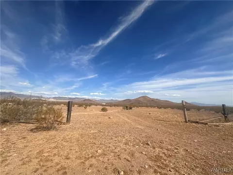 000 N Carrizo Rd, Golden Valley, AZ 86413