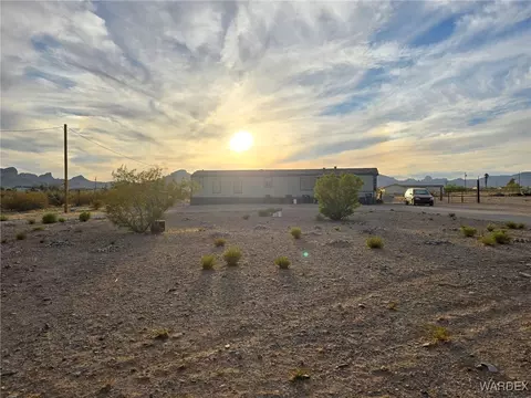 897 S Eloy Rd, Golden Valley, AZ 86413