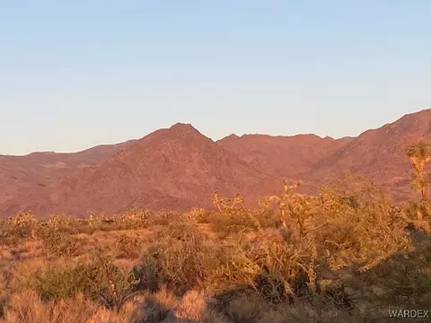 1047 Kit Carson, Yucca, AZ 86438 photo 5