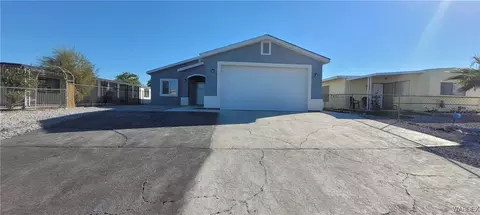 818 Holly St, Bullhead City, AZ 86442