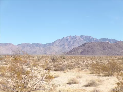 lot1 W Strait Rd, Yucca, AZ 86438