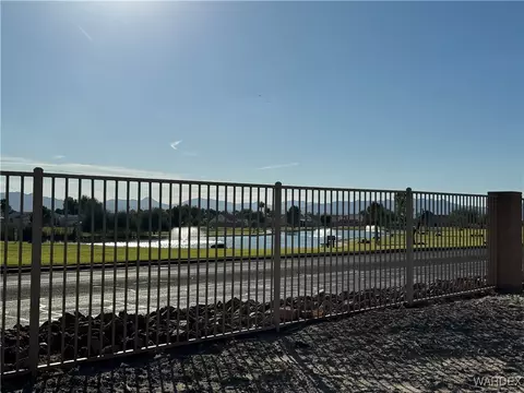 1825 E Winter Haven Dr, Mohave Valley, AZ 86440