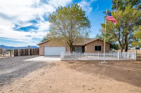 1033 S Teddy Roosevelt Rd, Golden Valley, AZ 86413