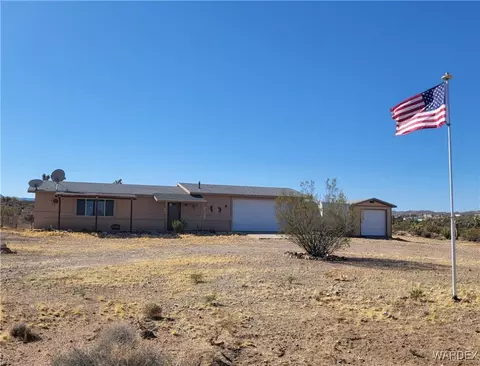 406 W Echo Dr, Meadview, AZ 86444