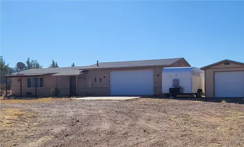 406 W Echo Dr, Meadview, AZ 86444 photo 4