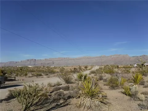 914 W Overton Dr, Meadview, AZ 86444