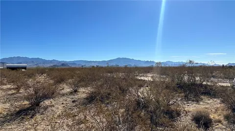 1406 W Mayan Dr, Golden Valley, AZ 86413