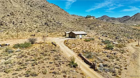 3353 W Castle Springs Rd, Golden Valley, AZ 86413