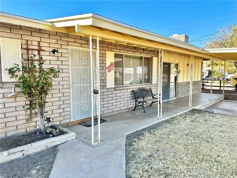 590 E Beverly Ave, Kingman, AZ 86409 photo 4
